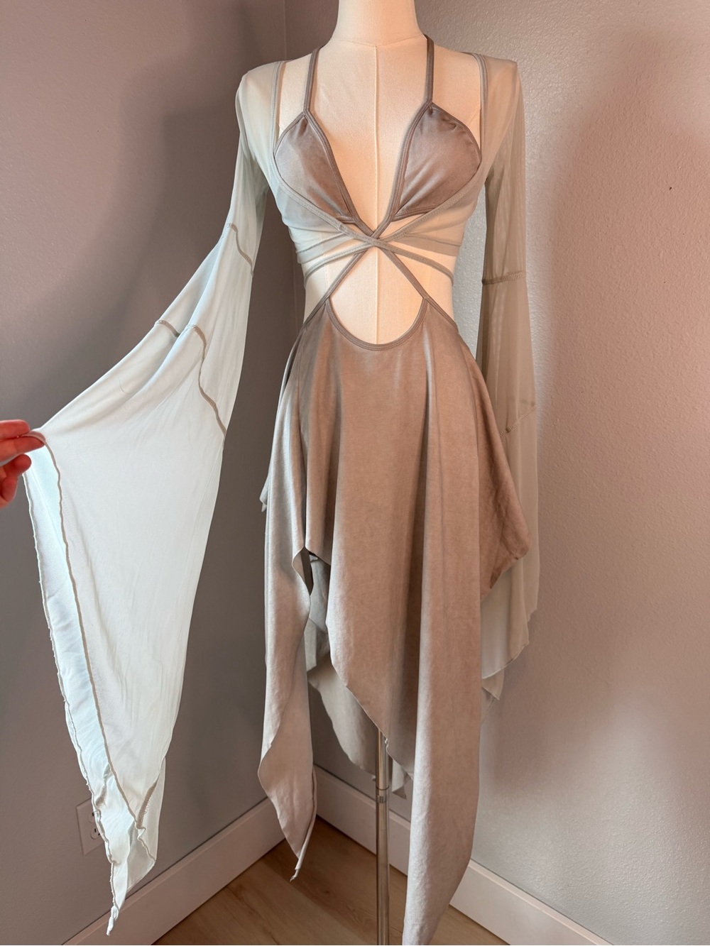 NWT Darker Wavs Halter Handkerchief Hem Open Back Dress Size S